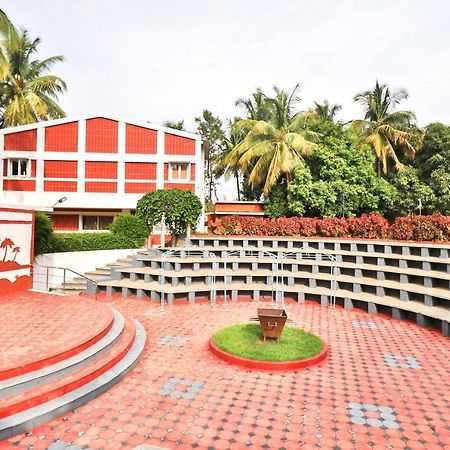 Palette - Holiday Palms Hotel Bangalore Eksteriør billede