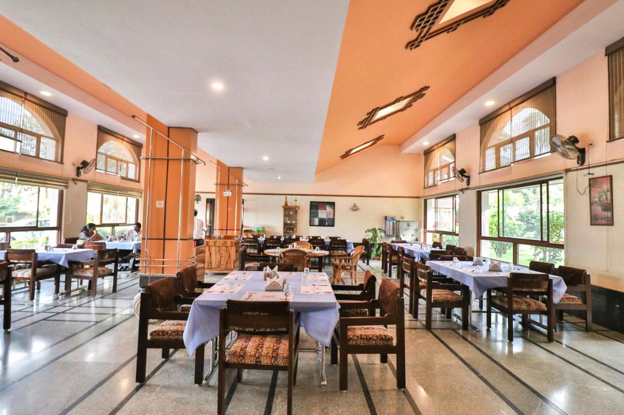 Palette - Holiday Palms Hotel Bangalore Eksteriør billede